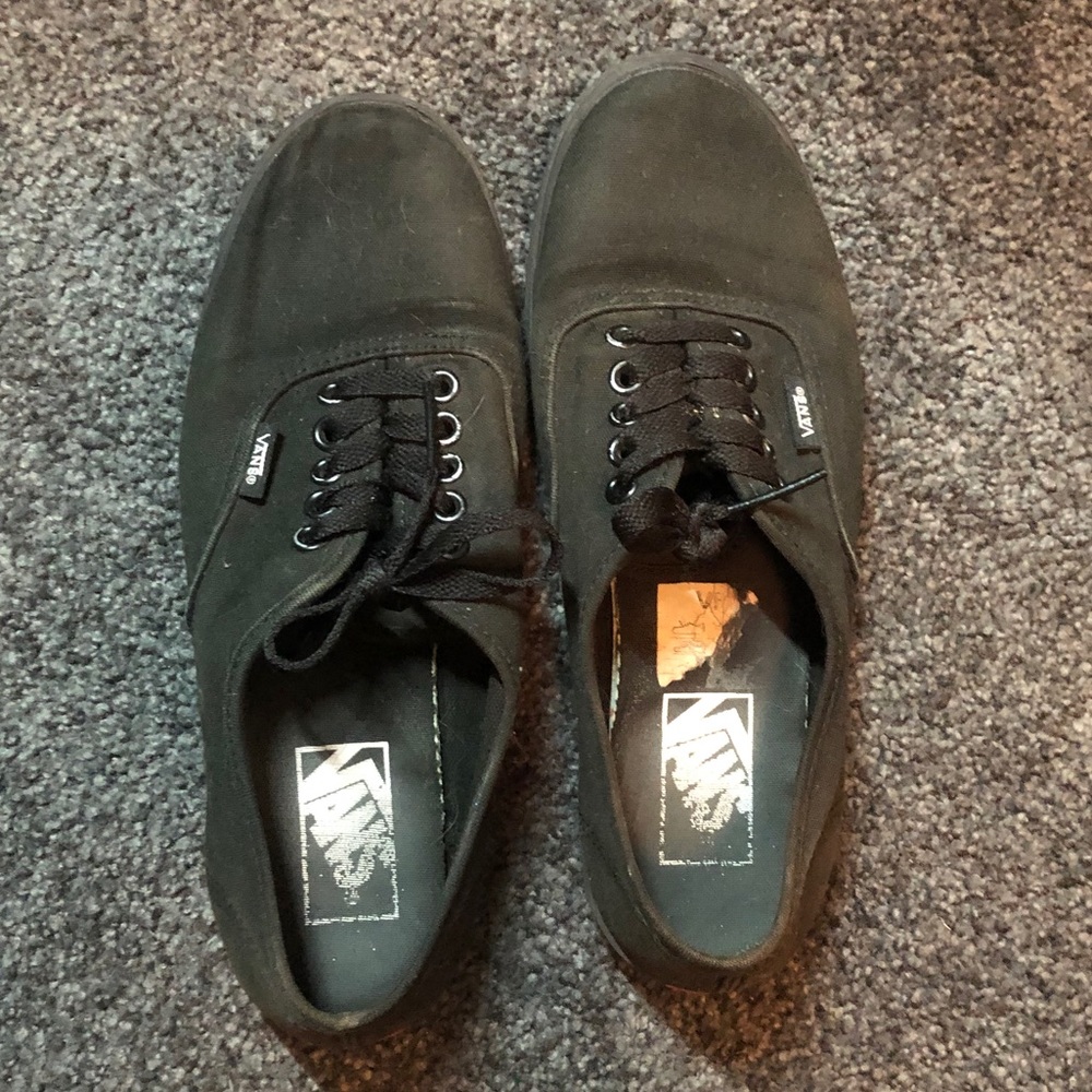 Black Lo Pro Vans